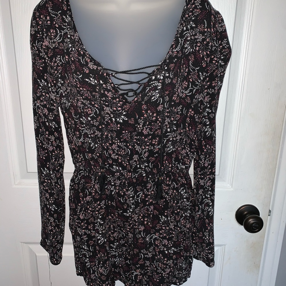 Super cute AE romper